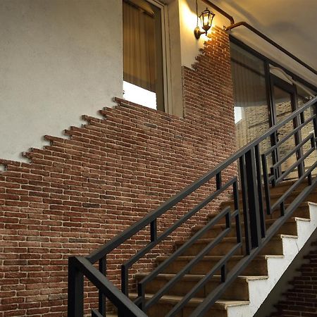 Winehouse Old Qvevri Apartments Tbilisi Luaran gambar